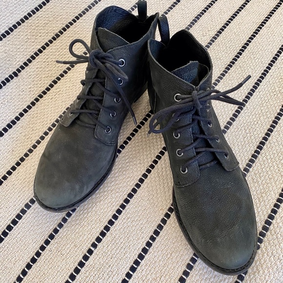 Sam Edelman Black Bootie - Picture 2 of 5